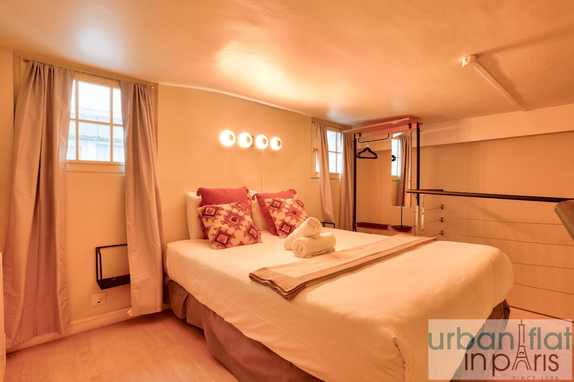 33 - Flat Av des Champs-Élysées Parigi Esterno foto